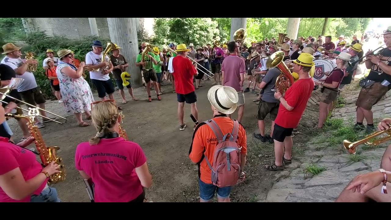 Überrascht Potpourri Teil.2 - Woodstock der Blasmusik 2024 Unter der Brücke Bühne