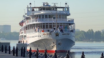 Sending Heaving Line Ashore | MOORING OPERATIONS