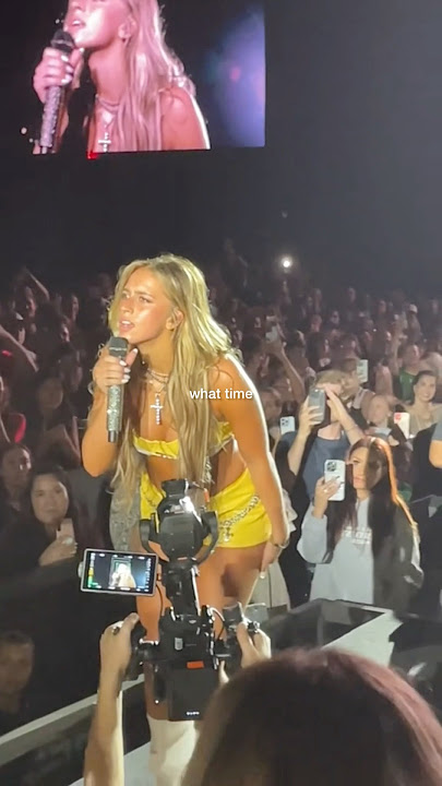 Tate Mcrae’s iconic 10:35 intro on tour #tatemcrae