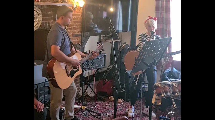 Ella Hayes - Me And Mr Jones (live)