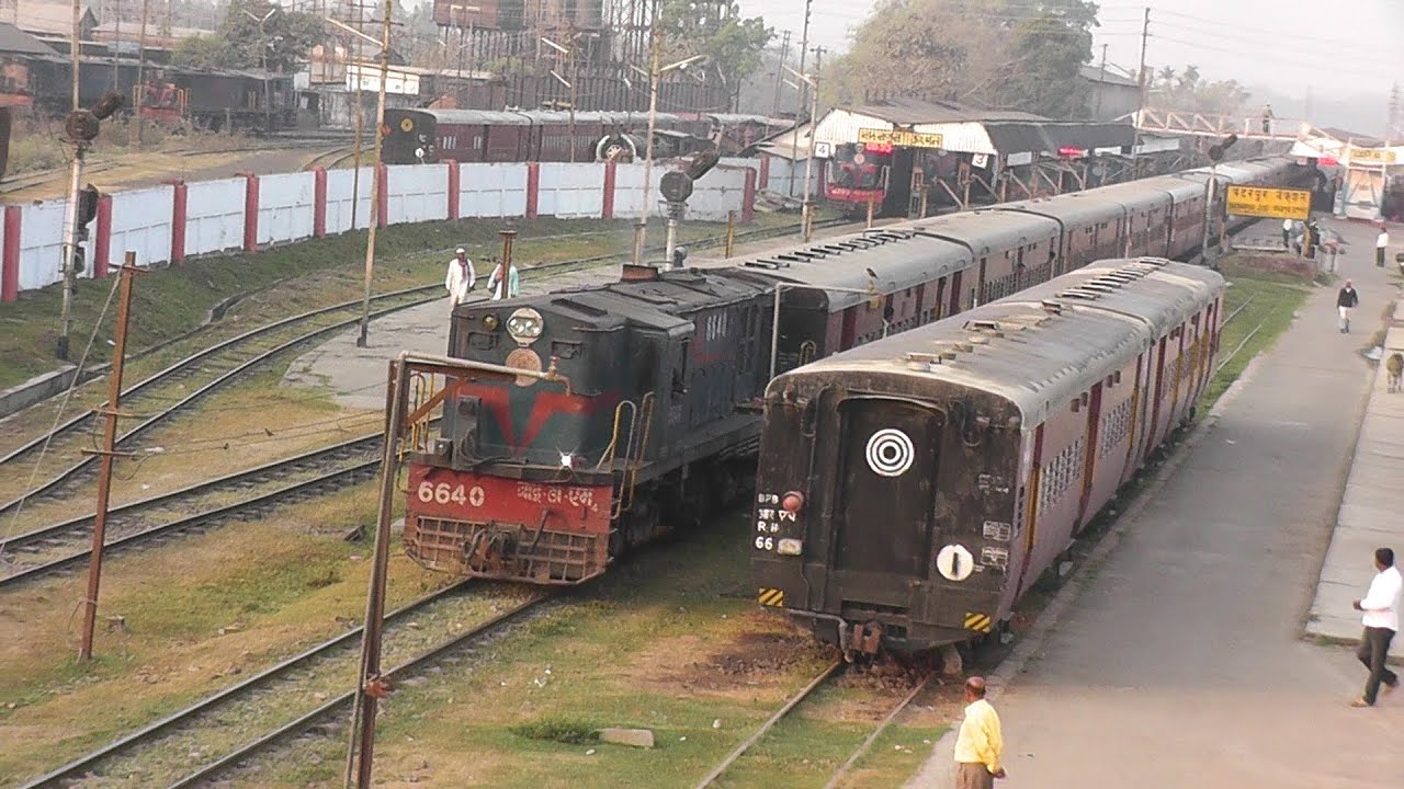 [Metre Gauge] Cachar Exp. departs from Badarpur towards Silchar (Feb. 26, 2013)
