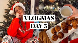 VLOGMAS DAY 5: cozy christmas night in (baking, self-care, & movies)