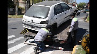 Removemos autos abandonados en la vía pública y advertimos por la seguridad y el medio ambiente