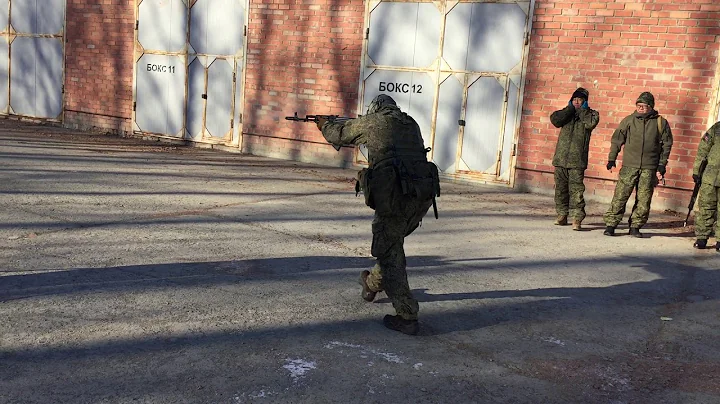 Military Instructor Showing Fast AK Magazines Reload