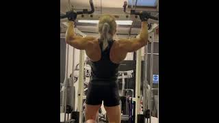 Gemma Lancaster Pullups
