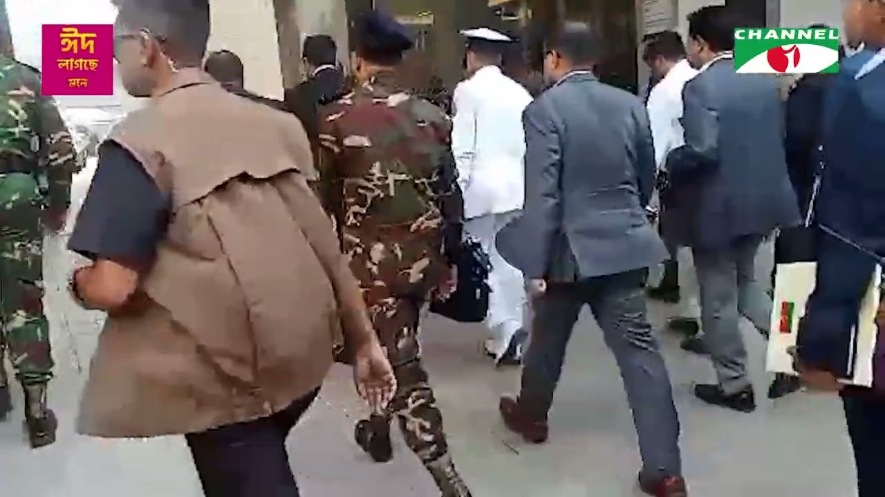 ওসমানী থেকে হেঁটেই সচিবালয়ে গেলেন প্রধানমন্ত্রী