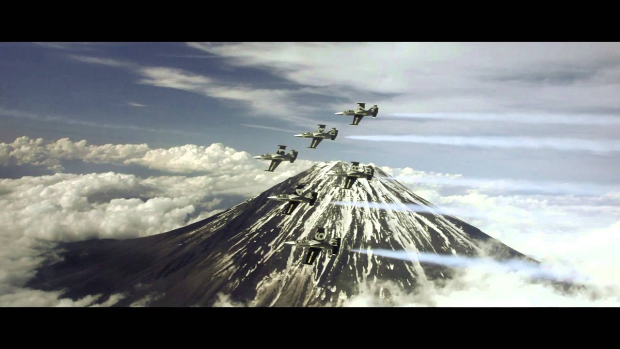Breitling Jet Team in Japan - Kobe, Fukushima and Mount-Fuji