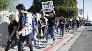 Famous How to deal with your student protesters over Thanksgiving break Net Worth