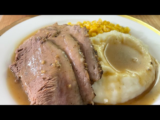 HOW TO MAKE A  TENDER BEEF BRISKET IN ONLY A FEW HOURS /OLD SCHOOL SMOTHERED BRISKET/HAPPY EASTER class=