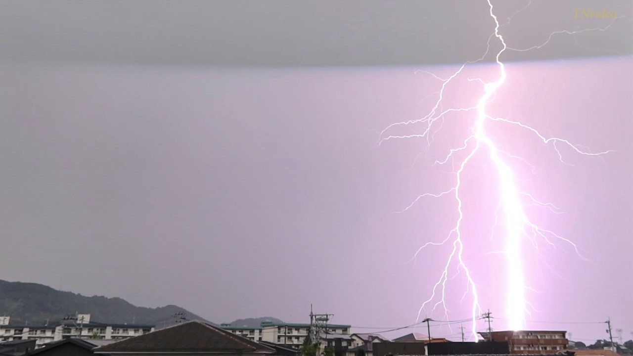雷 Lightning - YouTube