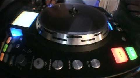 DJ Demonstration Denon DN-HS5500  how to overlap the next file