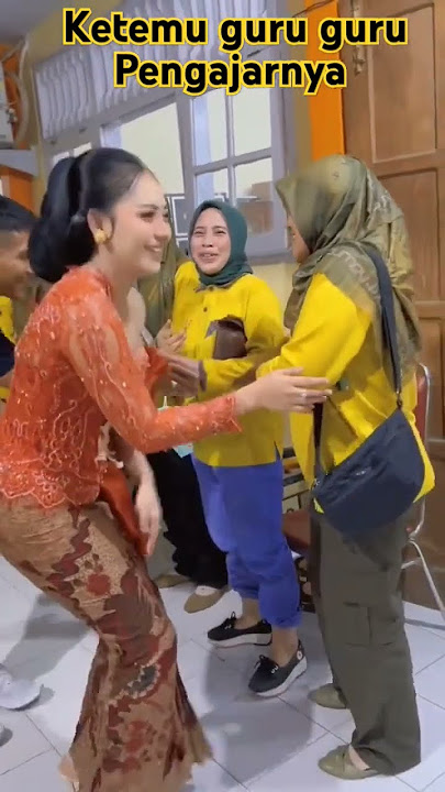 Silvi Kumalasari ketemu guru2 yang dulu mengajarnya #silvikumalasari #wayangkulit #campursari