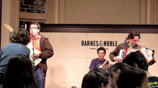 They Might Be Giants [04/12] -  Clap Your Hands (2009-12-03 - Barnes &amp; Noble - New York, NY)