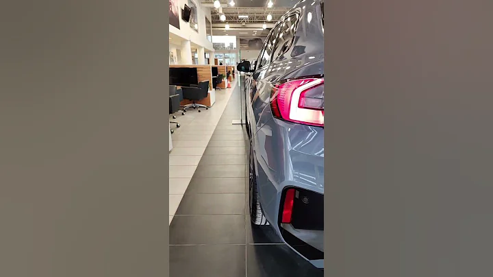 2023 BMW X1 xDrive28i Storm Bay Metallic on Coral Red M Sport - 天天要闻