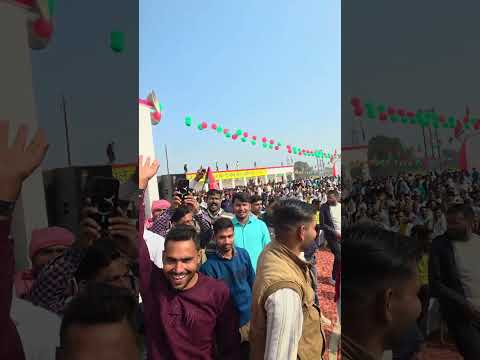 समाजवादी पार्टी सम्मान समारोह गौरा विधानसभा संजय विद्यार्थी के सौजन्य से लोग गायक गगनदीप सिंह