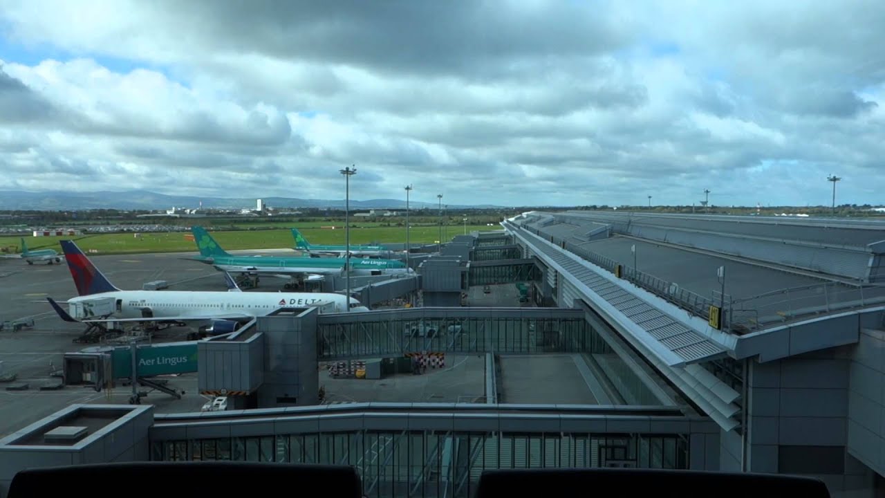  Dublin  Airport Terminal 2  The Slaney Bar Guinness 