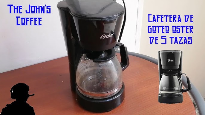 Cafetera Oster® de 12 tazas negra, jarra de vidrio y con filtro permanente  BVSTDCS12BN - Oster