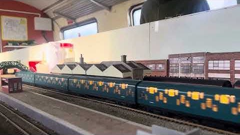 The 4DD 4902 returns to Hunsbury hill in Northampton 