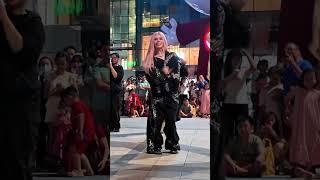 Gles Falling For Pinky Up Is A Vibe