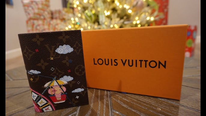 LOUIS VUITTON Monogram 2018 Christmas Animation Passport Cover