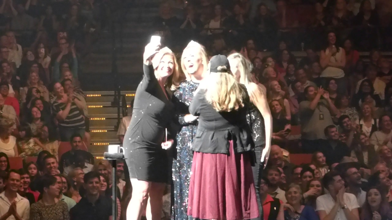 Adele - Adele Brings Fans On Stage / Water Under The Bridge LIVE Austin ...