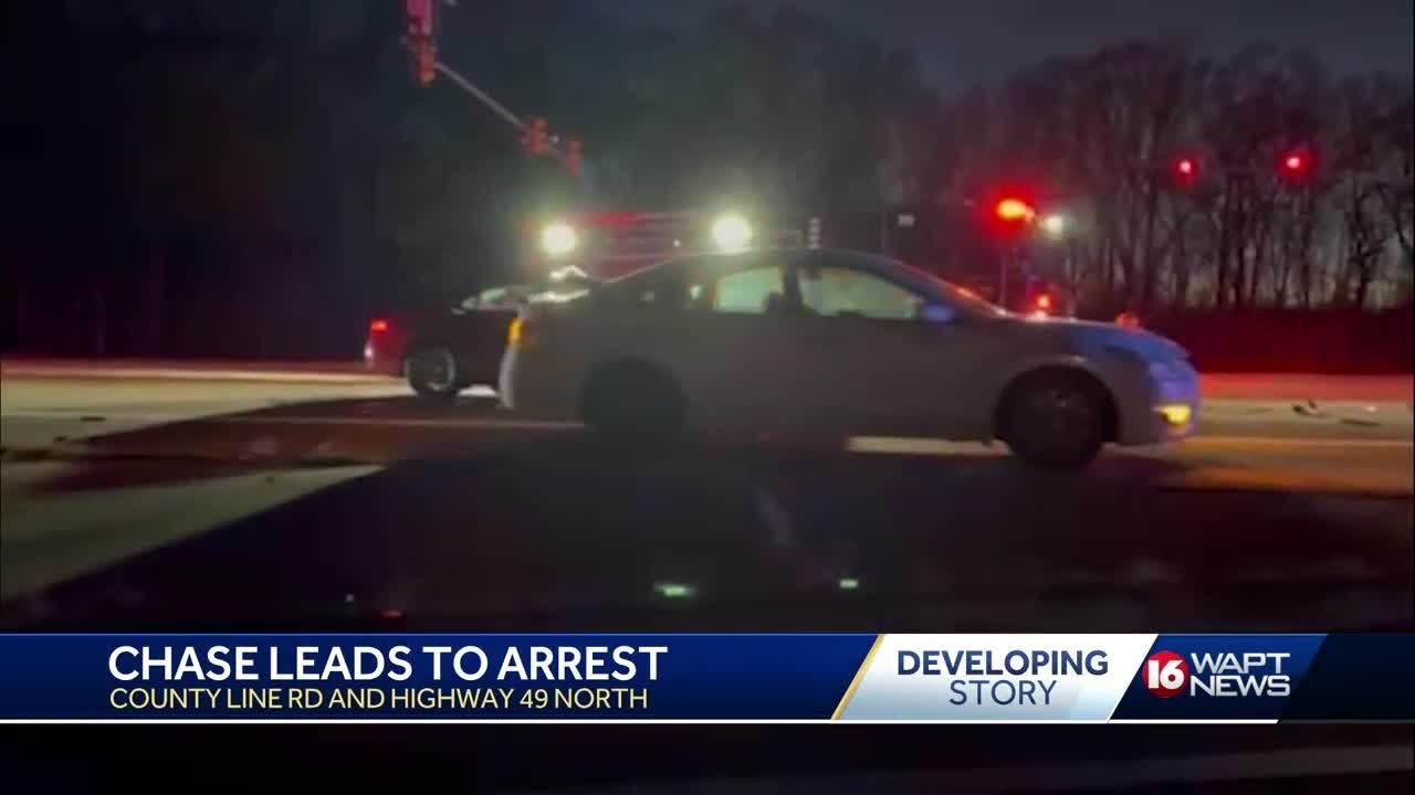 1 in custody, 1 sought after police chase - YouTube