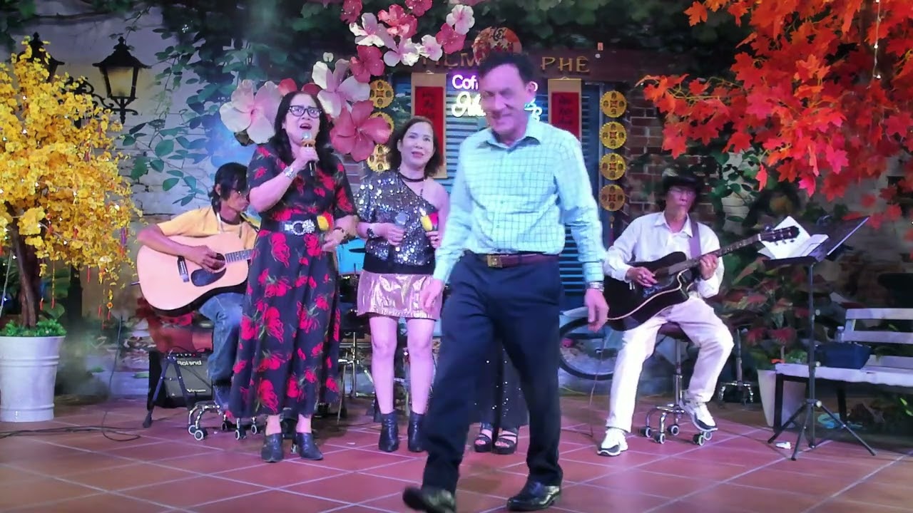 Tàu anh qua núi  - Sáng tác: Phan Lạc Hoa -  Trình bày : Đội Mạnh