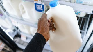 Dairy workers strike causes milk rationing at some Victorian stores