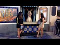 Shrek's Donkey is chatting with Girls @ Universal Studios Hollywood He makes everyone LAUGH!