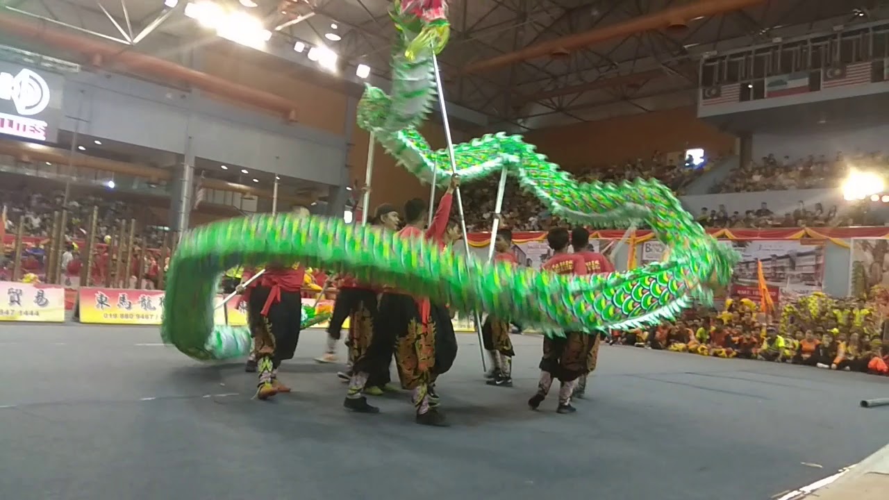 Tarian Naga yu Huang tample 2019