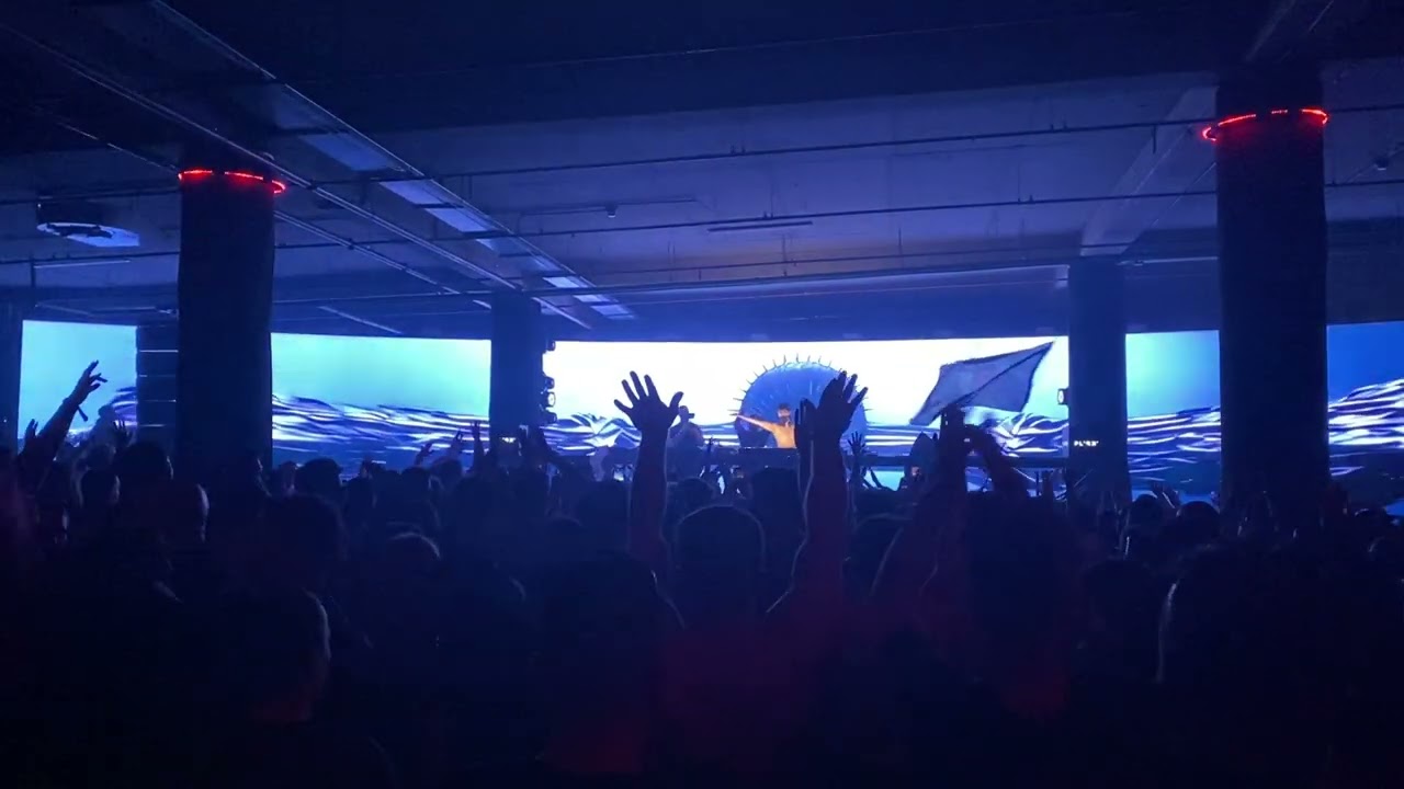 I Hate Models closing the set in Tirana, the last track 