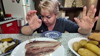 видео: МУКБАНГ🍽 СЕЛЁДКА С КАРТОШКОЙ!НЕ ПОНИМАЮ НУ НЕ ОСУЖДАЮ MUKBANG🤣HERRING WITH POTATOES.I DON'T UNDERSTA картинка: МУКБАНГ🍽 СЕЛЁДКА С КАРТОШКОЙ!НЕ ПОНИМАЮ НУ НЕ ОСУЖДАЮ MUKBANG🤣HERRING WITH POTATOES.I DON'T UNDERSTA