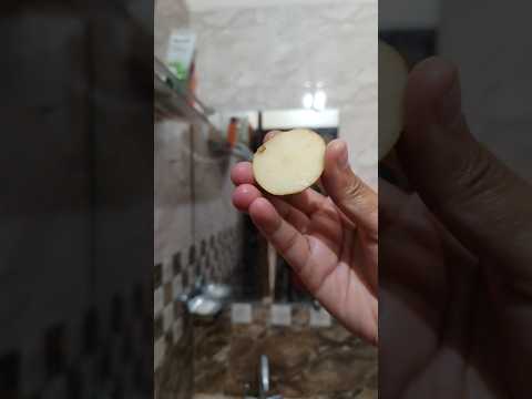 Bathroom mirror cleaning hack? #ashortaday #cleaning #viralhacks #shorts