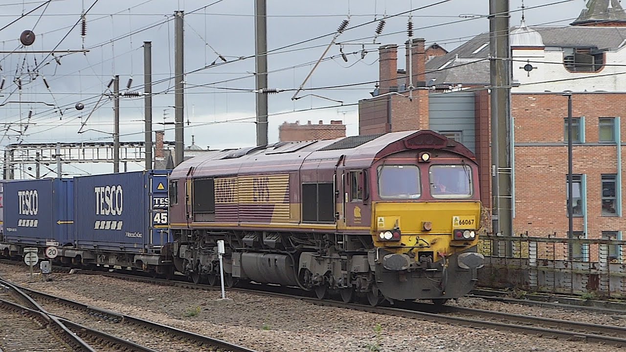 DB Cargo Class 66 & Lumo Class 803 at Newcastle (9/11/21) - YouTube