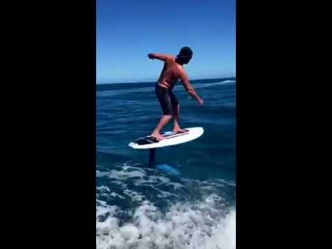 Foiling  to Cloudbreak fiji islands