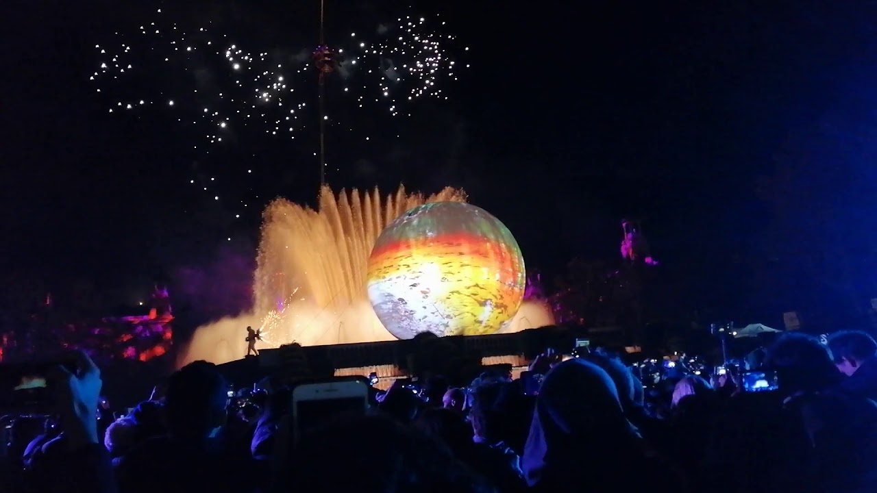 New year 2019 fireworks of barcelona in Plaza Espana YouTube