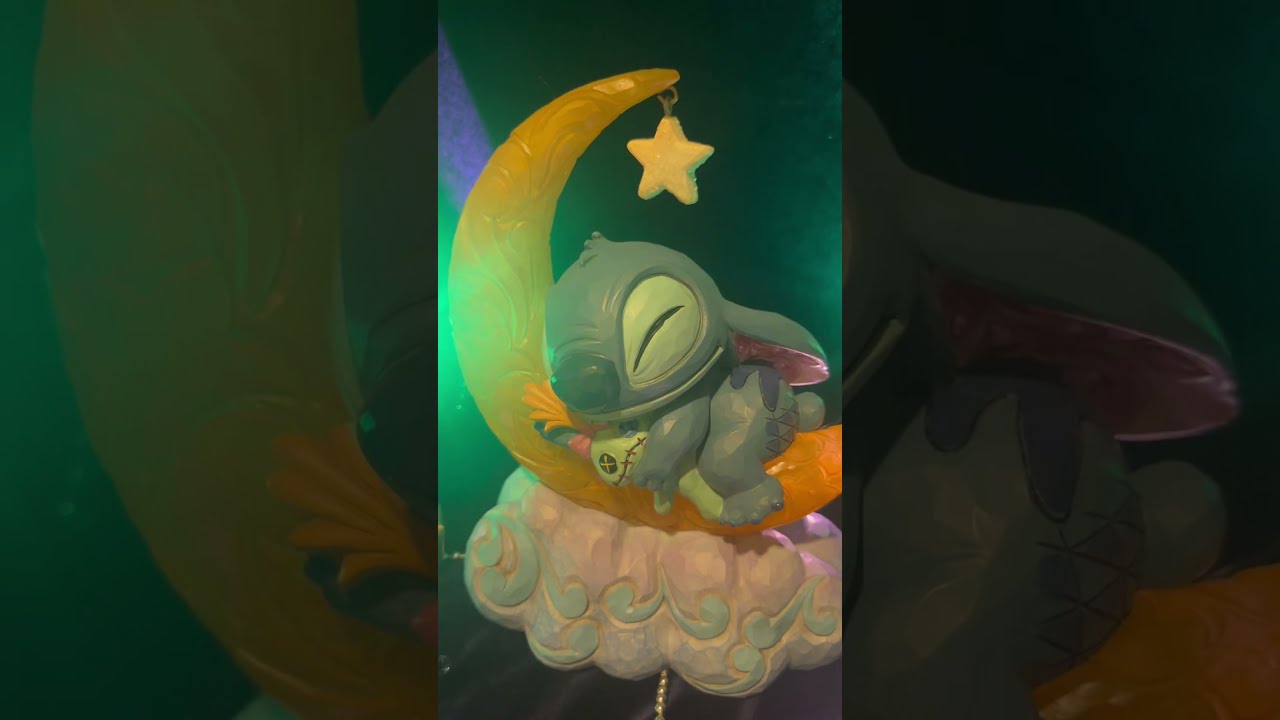 Disney Traditions スティッチ ムーン スクランプ Stitch and Scrump on LED Moon スティッチ・スクランプ LED