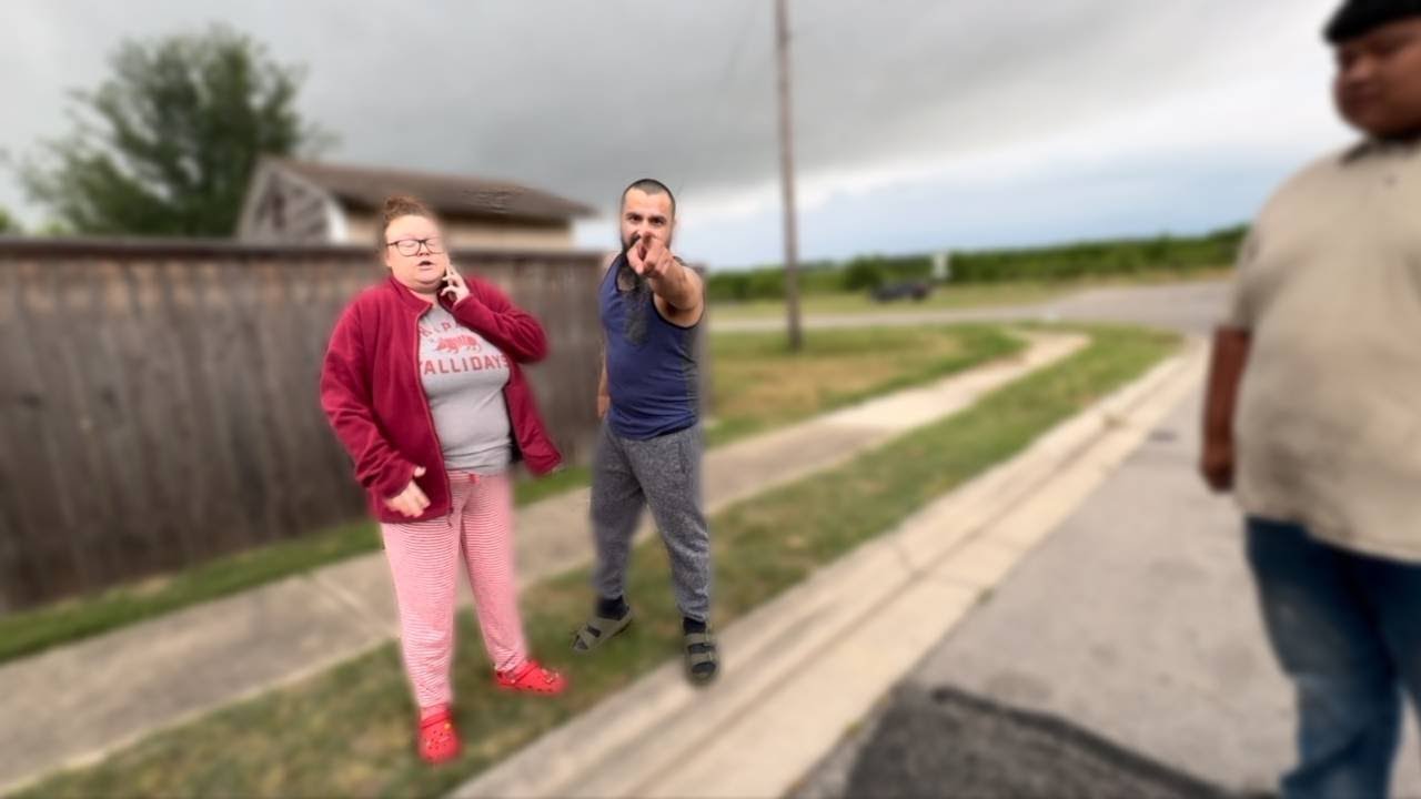 Karen Called Cops On Dropped Truck!