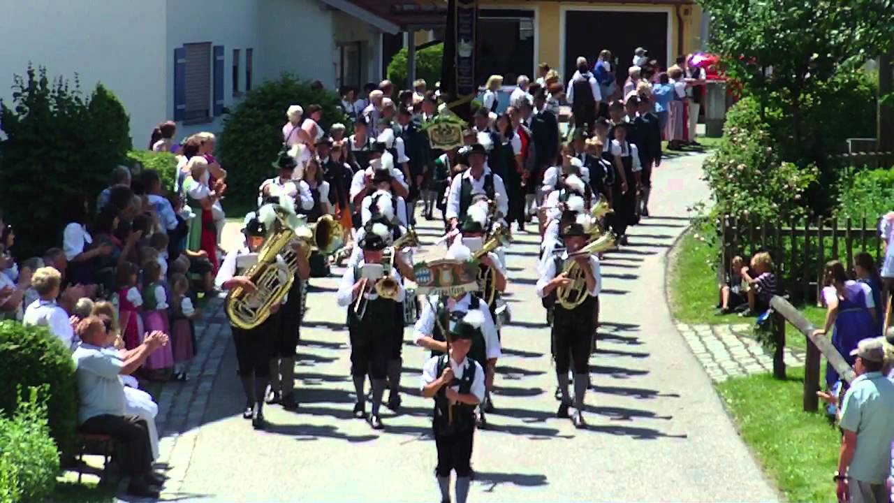 Festzug Bezirksmusikfest 125 Jahre MK Ainring.AVI