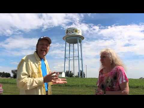 Coffee pot/cup water tower, Stanton, Ia. Travel USA, Mr. Peacock & Friends, Hidden Treasures