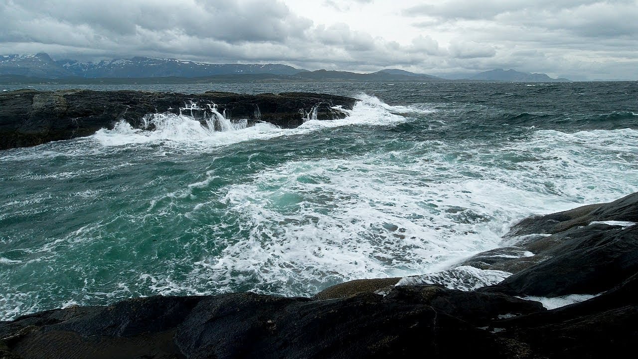 Ocean waves on a cloudy and windy day Ocean waves on a cloudy and windy day