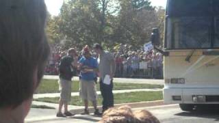 Ty Pennington before the Grommesh family comes home (Extreme Home Makeover)