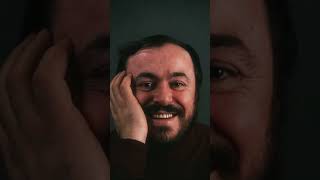 Luciano Pavarotti sings ‘Musica Proibita’.