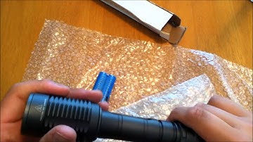 UNBOXING: 1600 Lumens CREE XM-L T6 LED Zoomable Flashlight Torch [HD]