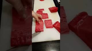 Как правильно ножом разделывать рыбу лойн тунца на суши