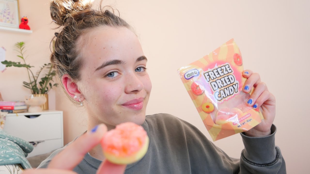 ASMR TRYING FREEZE DRIED CANDY - YouTube