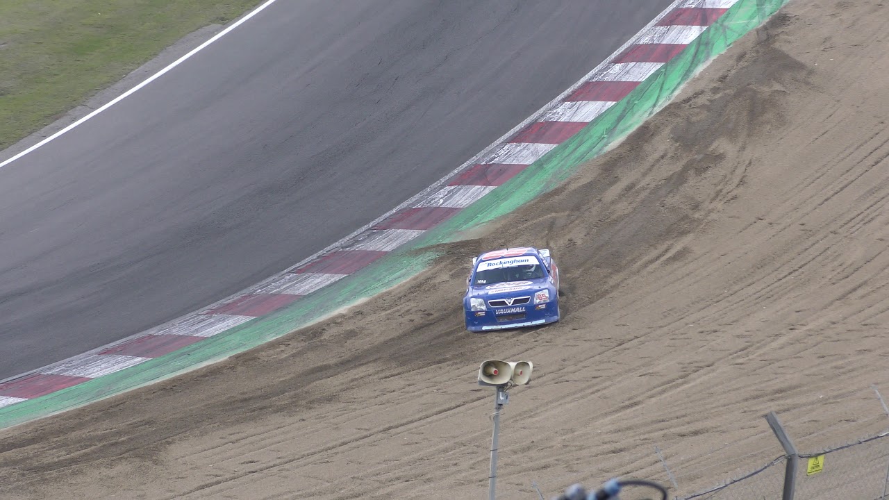 trucking services cavite Spin lap1 Pickup Trucks race 17 pt1 at Brands Hatch Truck Racing & Fireworks 4Nov18 312p saf