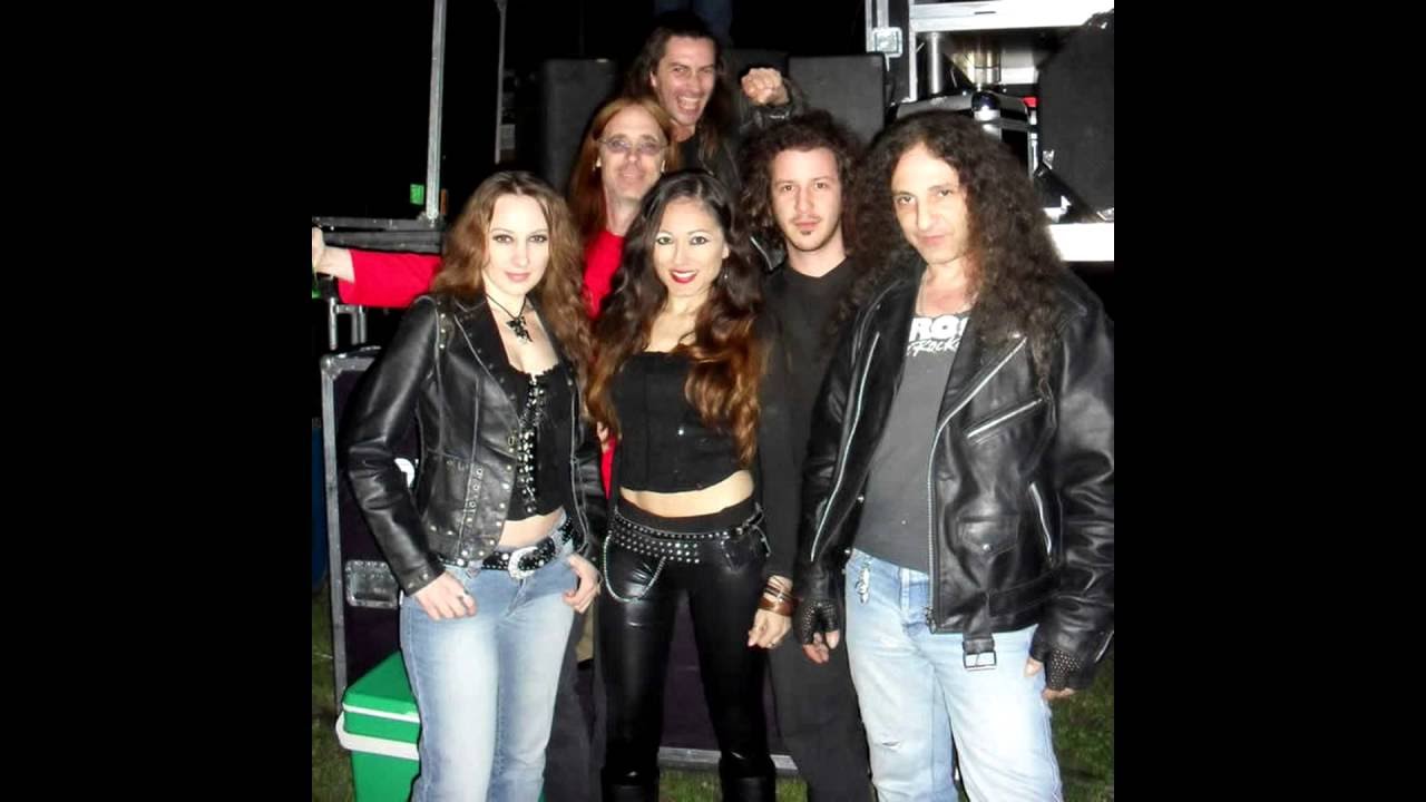 Dickens Zoo - Karagkouna (2012)