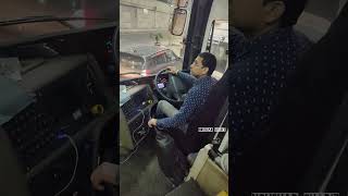 Volvo bus extreme steering action 🔥 Volvo 9600 Beautiful steering play by the experienced driver 🙌 screenshot 4