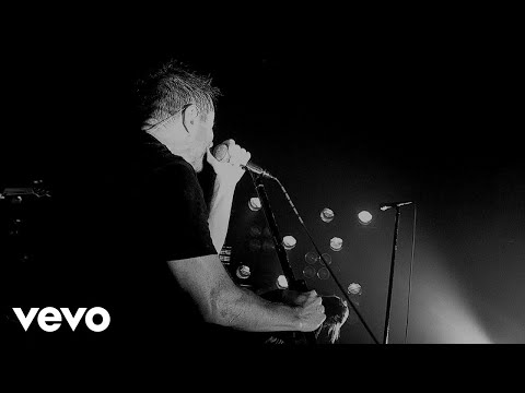 Nine Inch Nails - Ahead of Ourselves: live and cold and black and infinite